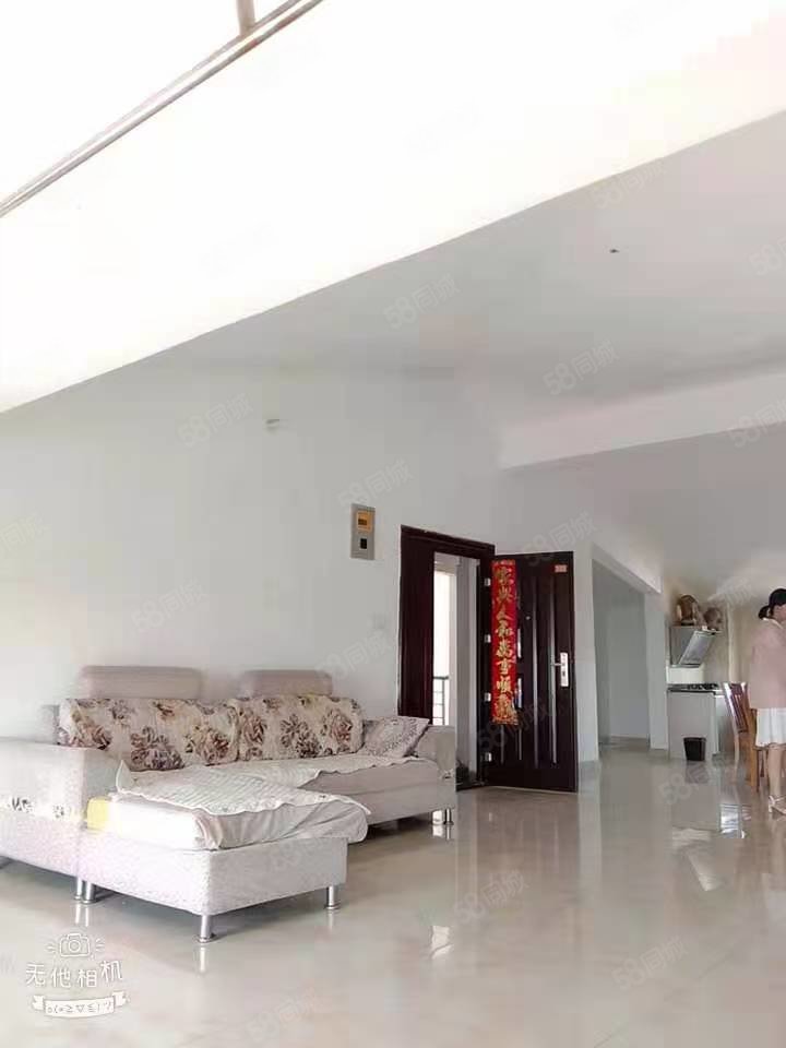 共和名城6室4厅4卫126㎡南80万