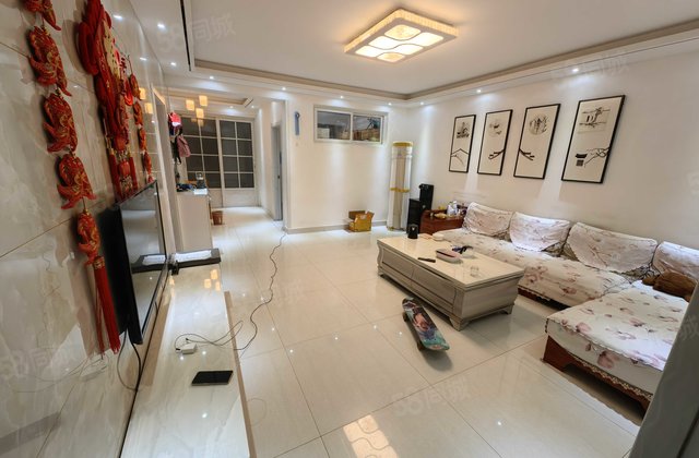 诚意出售 伟业中华御苑 精装修 刚需小三居 板楼 看房方便