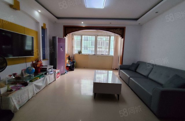 阳光实验 鸿顺花园孝心楼层温馨三室经典全明户型带车库车位