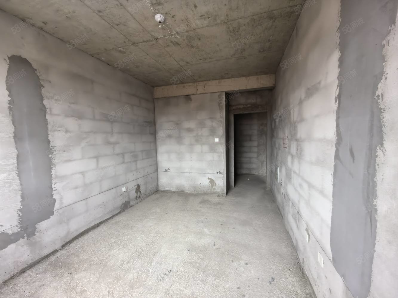 东方新天地3室2厅2卫144㎡南北56.8万