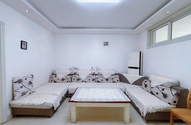 捡 嘉明 步梯一楼 三室两厅一卫  房东诚心出售 南北通透