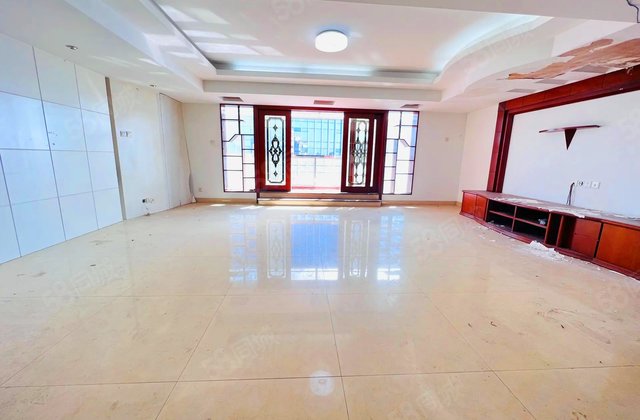 浪琴苑5室2厅214㎡788万二手房图片