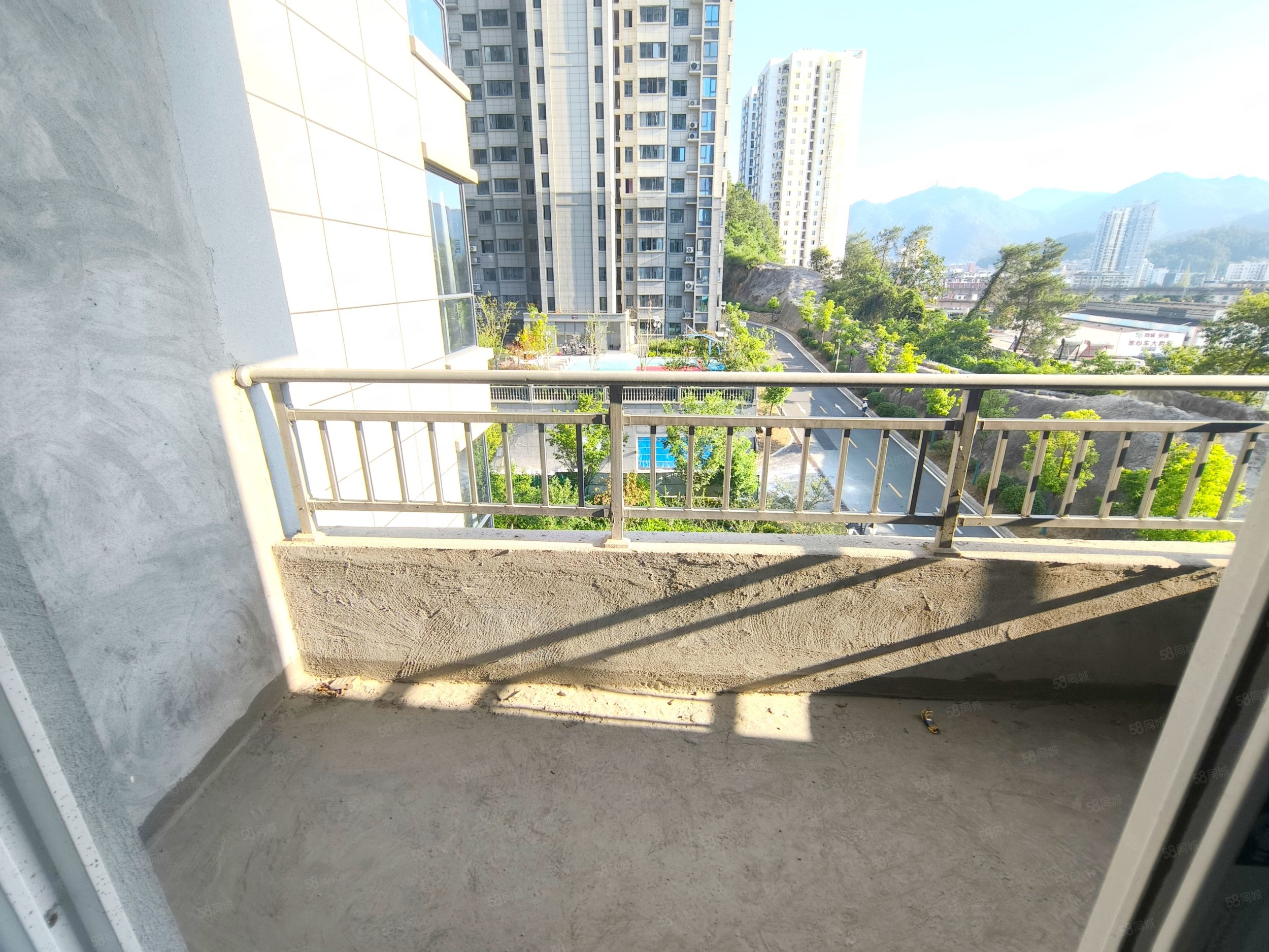 常隆花园3室2厅1卫100.4㎡南北47.5万