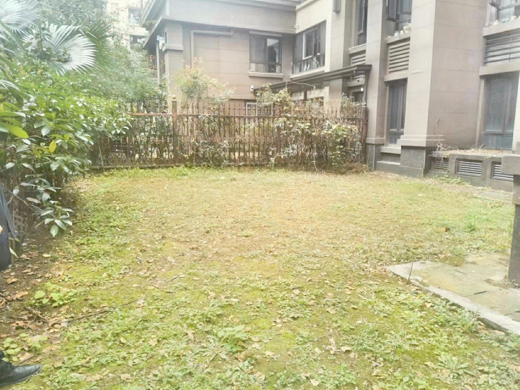 约克郡上林洋房5室3厅3卫294.75㎡南北385万