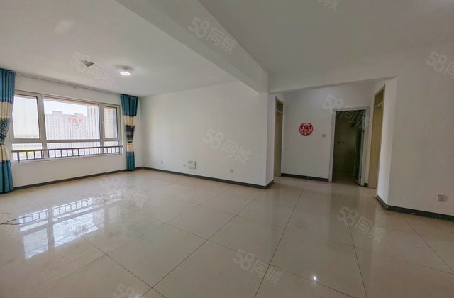 捡   南北通透 三叶草户型 带车位储藏室 免大税 新一中。