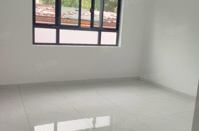 老东昌1.1类 国棉厂一楼带院带配房 精装院里有门房子新