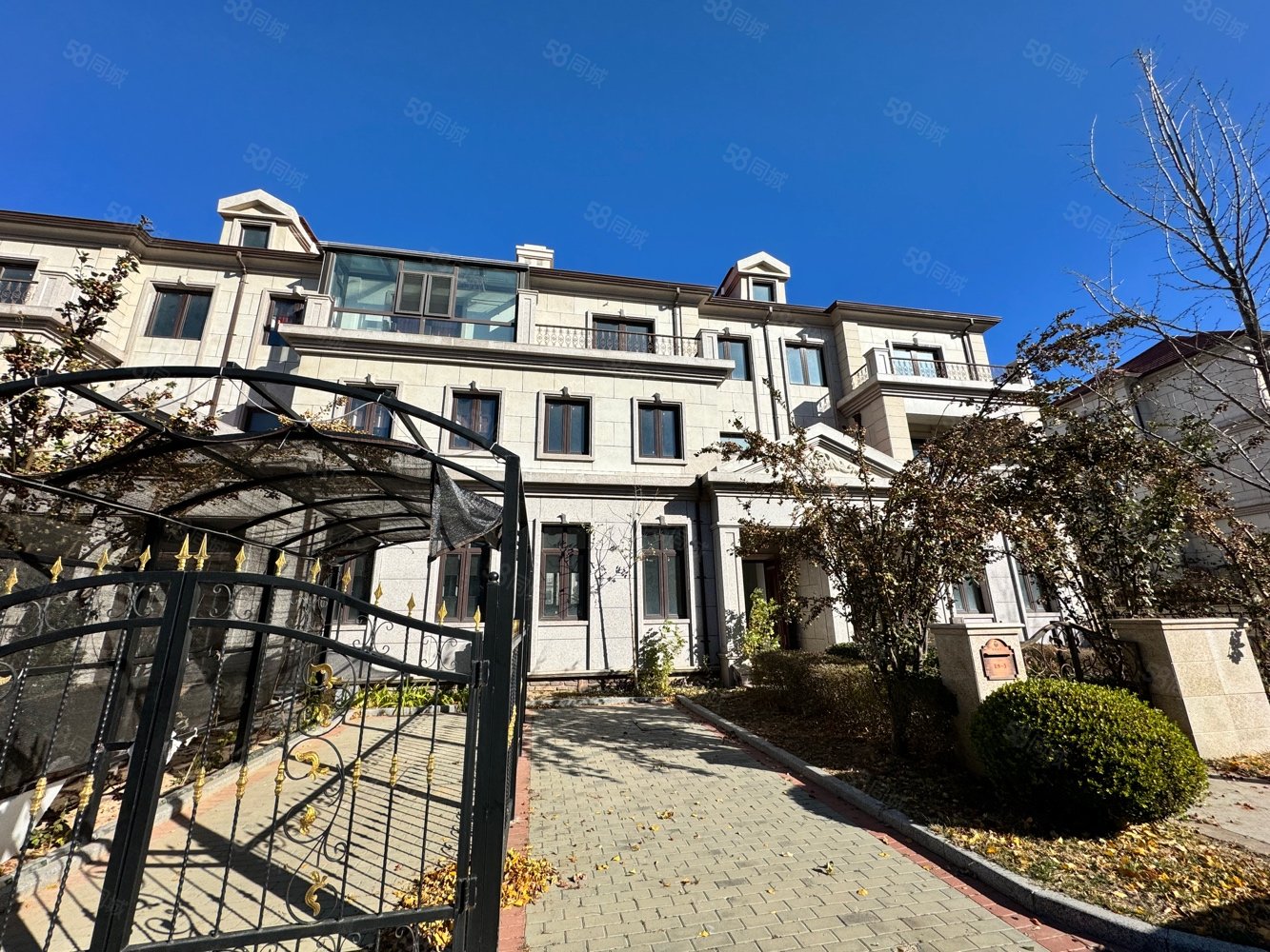 拉斐水岸毛坯联排别墅大花园业主急售价格美丽可刀