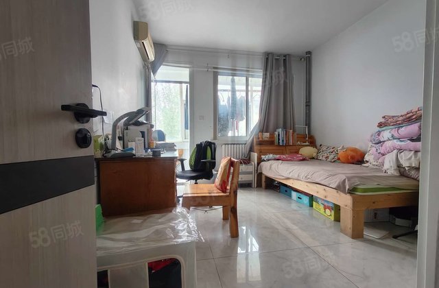 文轩 外国语一墙之隔 82万 好装修，南北通 停车方便