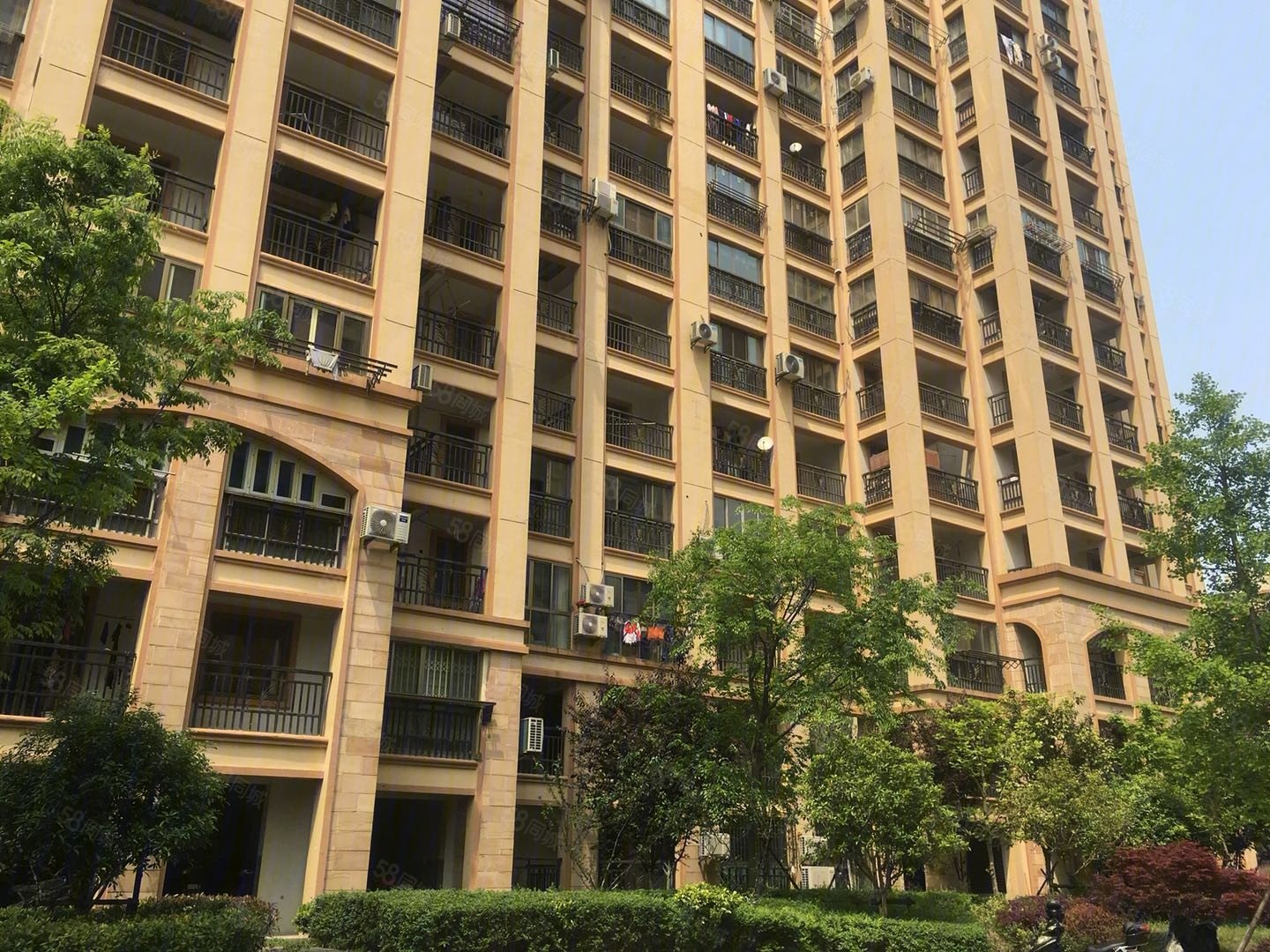 乍浦港区中心位置东方巴黎如意湾精装修一室户70年产权住宅