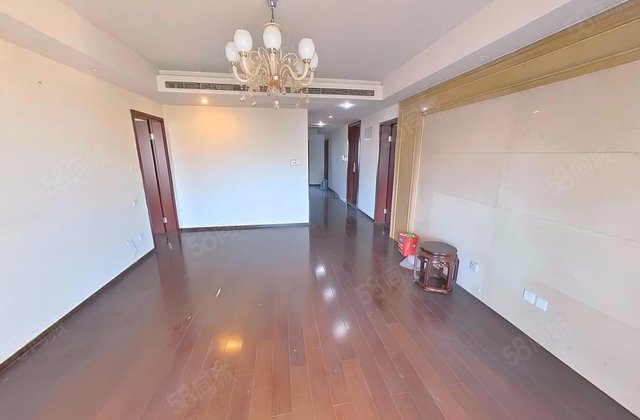 新里西斯莱公馆4室2厅186㎡760万二手房图片