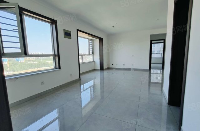 阿尔卡迪亚 精装三室 112平带车位 仅售79.8万