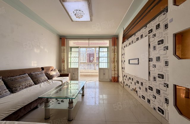 急售38.8萬 万达东临 地暖单价低 带30平大车库 免大税