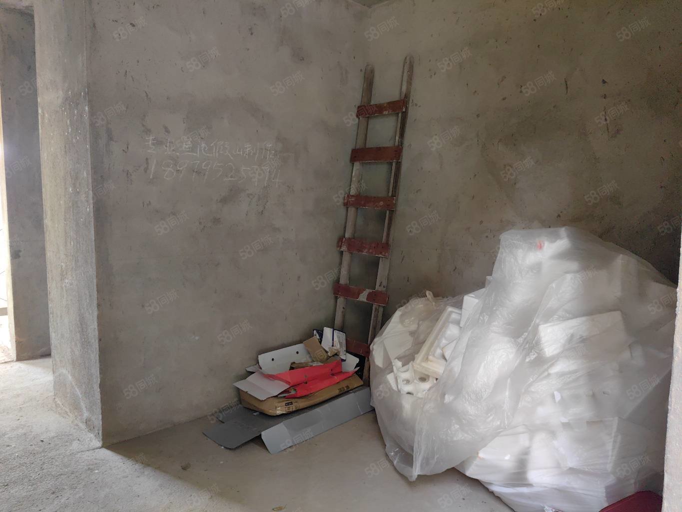 德和沁园(别墅)5室2厅4卫281㎡南北569万