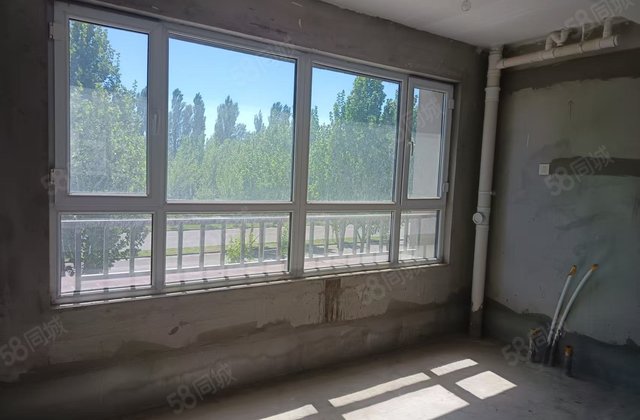 城投戍边小区3室2厅117.62㎡44万二手房图片