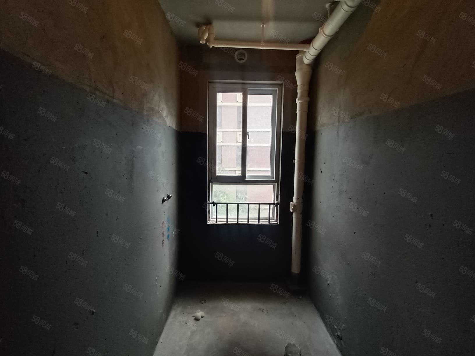 金大地时代公馆3室2厅2卫130㎡南北87万