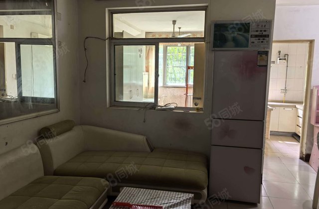 文轩本部  正对过，闸南商厦两居室，随时看房