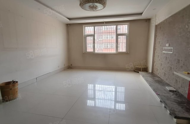 文轩 二实验旁 龙山南区 东边户 三室朝阳 送储藏室