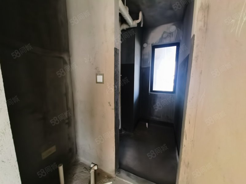 建发央著3室2厅2卫110.33㎡南北196.5万