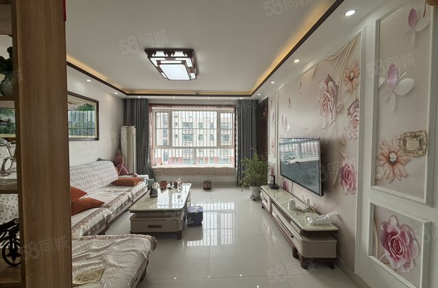 电梯凤凰楼层！精装好户型！满二有储！近湖边！观澜一品名人苑