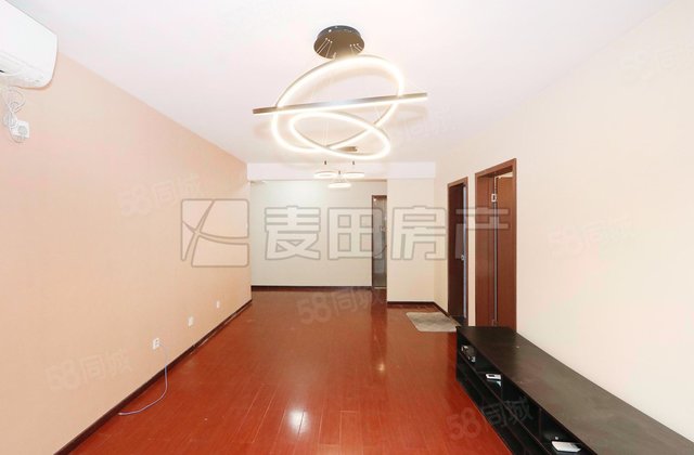 首城國際2室2廳1衛(wèi)82.7㎡東南645萬