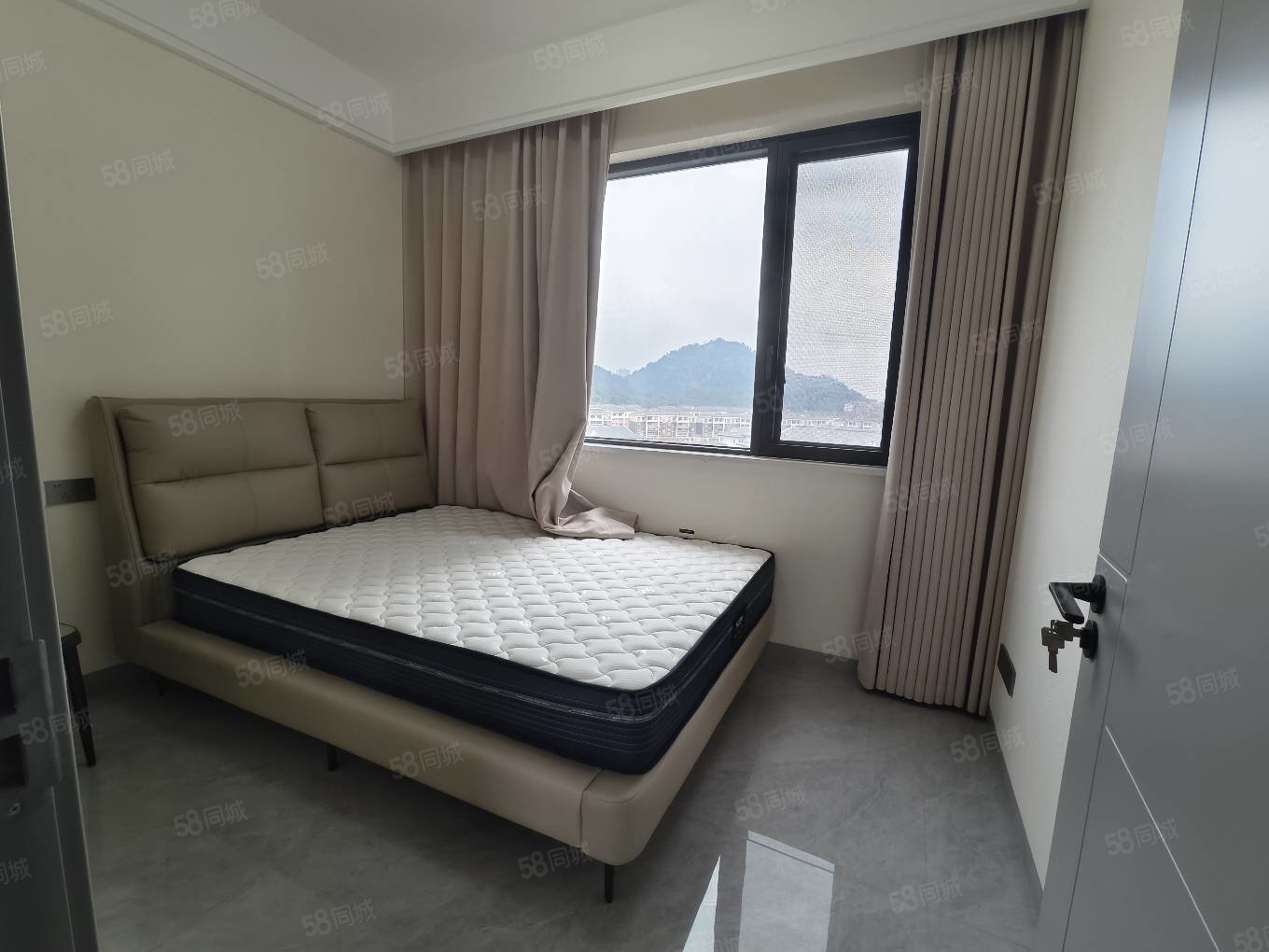 德和沁园4室2厅2卫139㎡南北130万