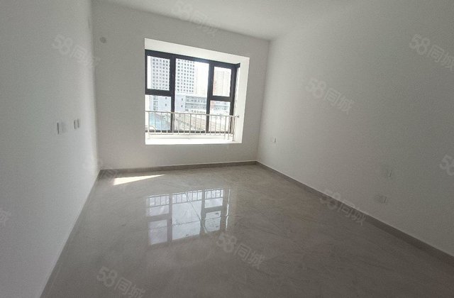 万达广场，荣盛江山印，新房带车位经典全明户型餐客一体南北通透