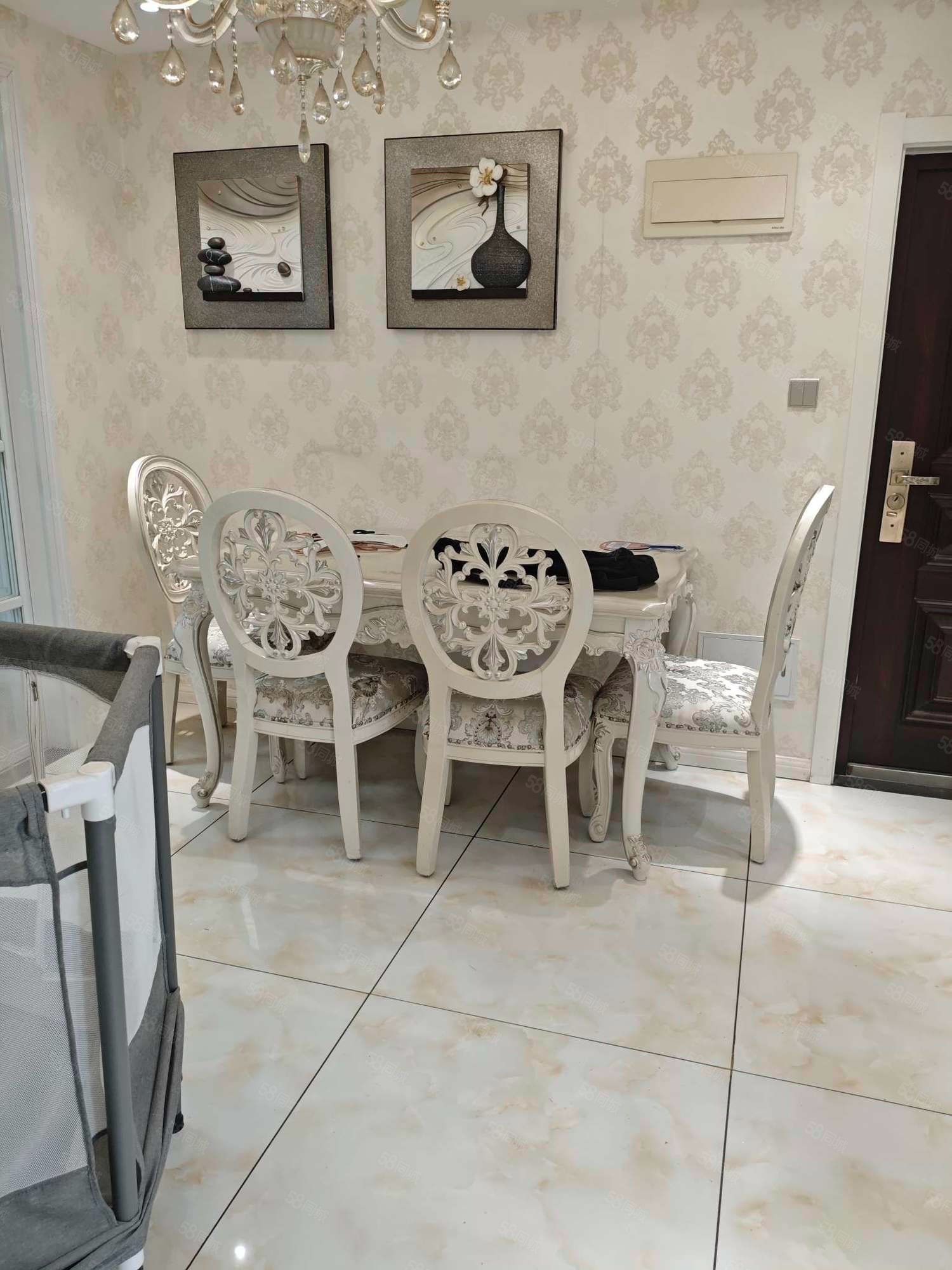 国宾中央区(一期)3室2厅2卫124.49㎡南北215万