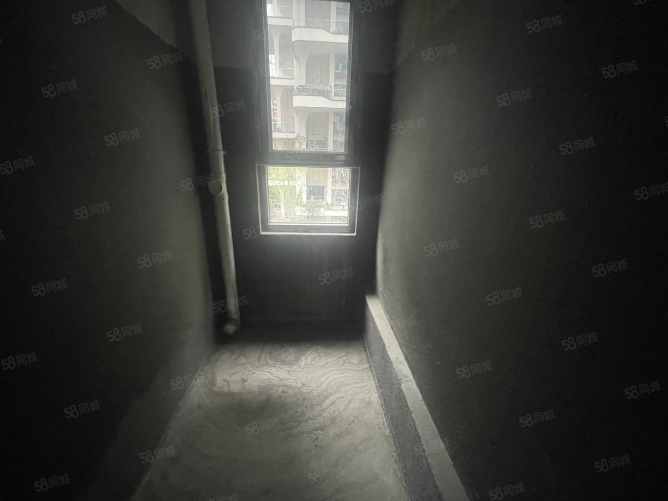 国瑞麓林府4室2厅3卫143㎡南北125万