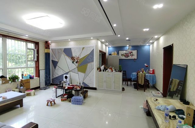 聊大花园 凤凰新城 多层一楼 带车库三室朝阳 看房方便