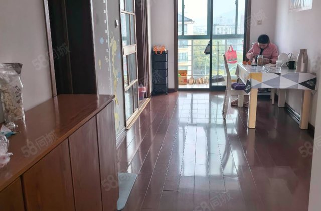 城市风景3室2厅120㎡55万二手房图片