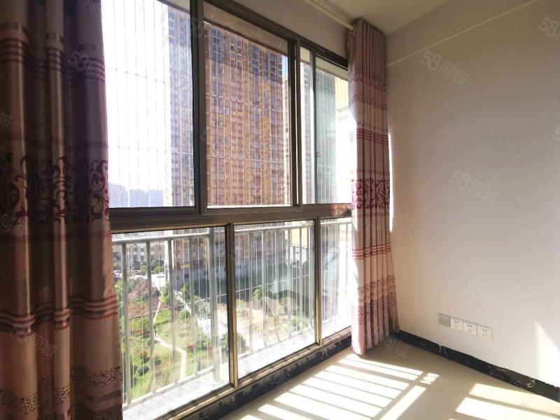 四中新苑3室2厅2卫127㎡南北63.8万