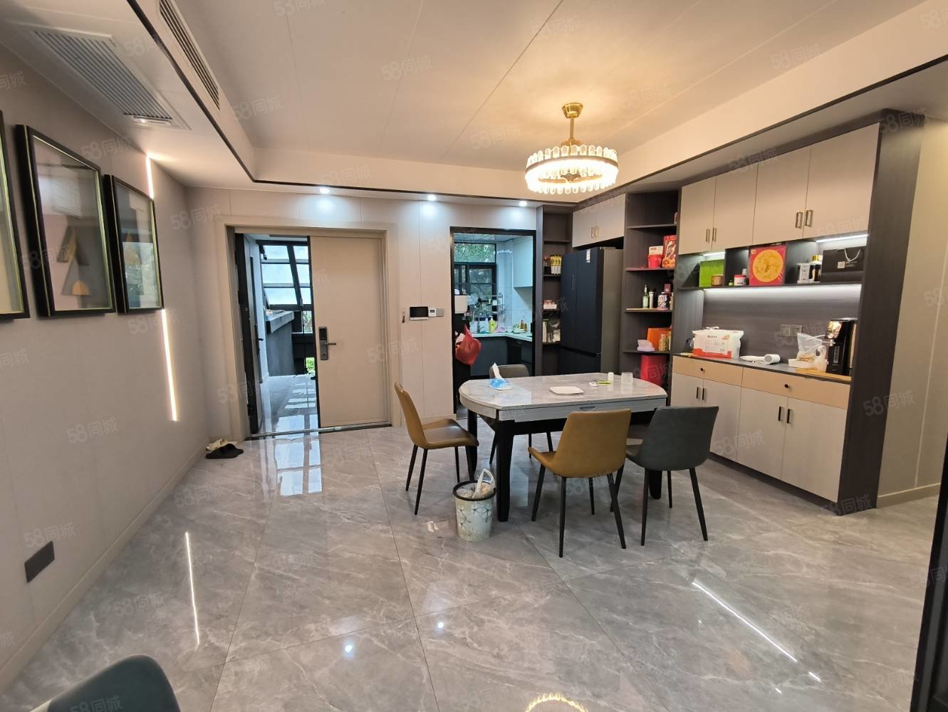 港中旅公元6室2厅3卫230㎡南北196万