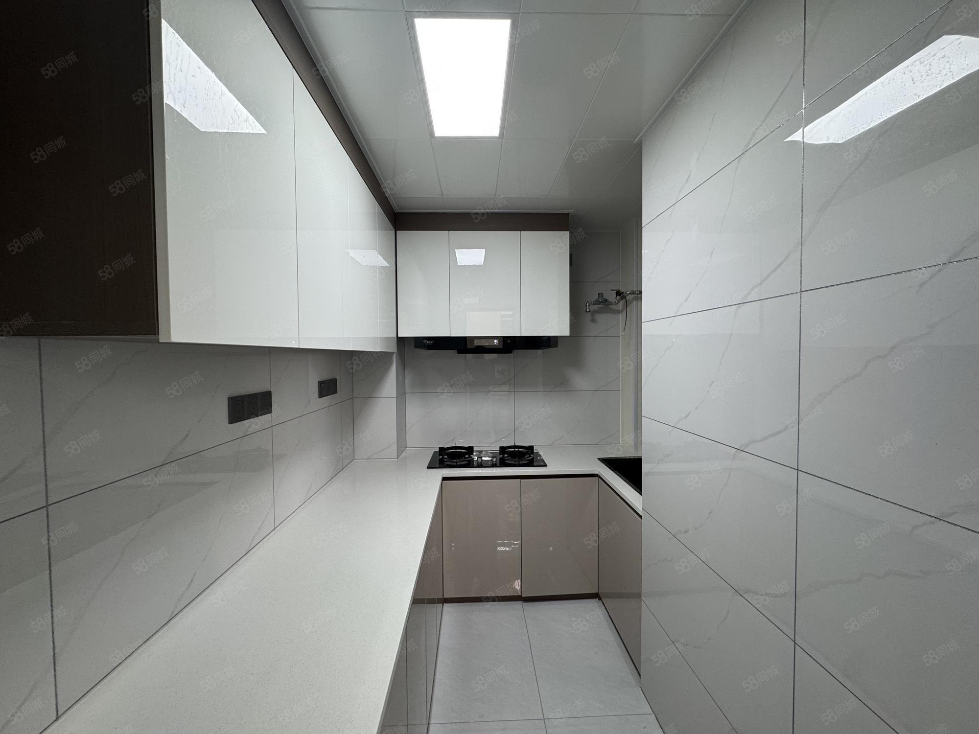 新苑名府3室2厅1卫102.76㎡南北49.8万