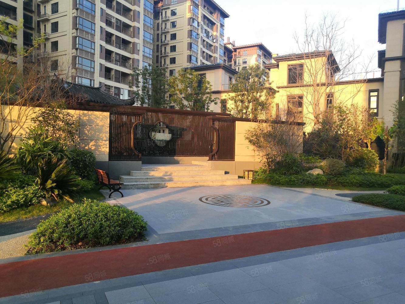 博爱湖一号别墅中空设计5层950万博爱湖是后花园成功人士居住