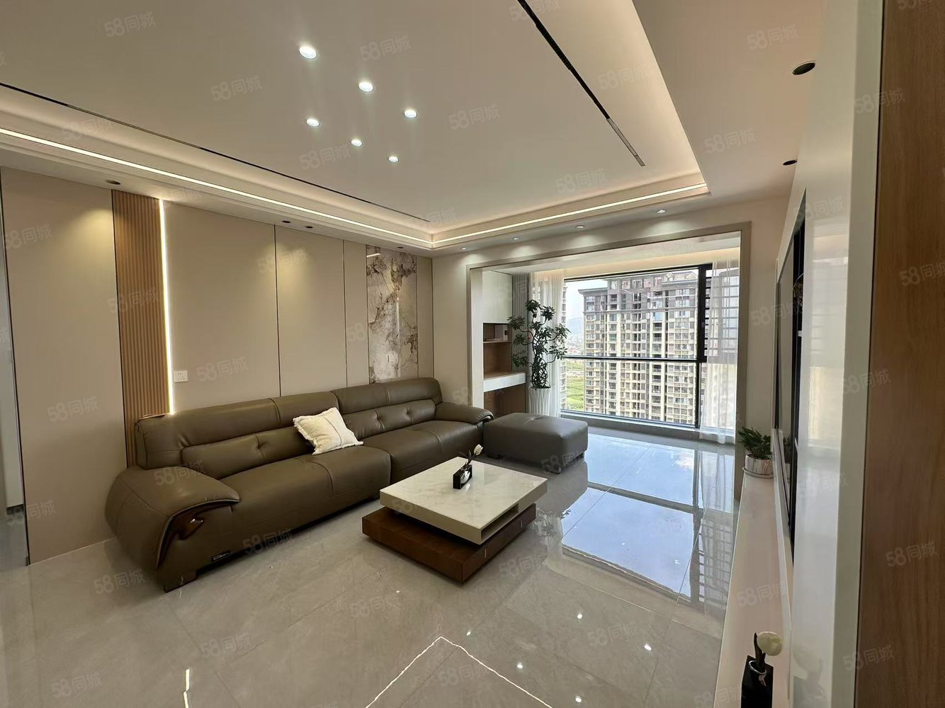 航旅和润居4室2厅2卫126㎡北79.8万