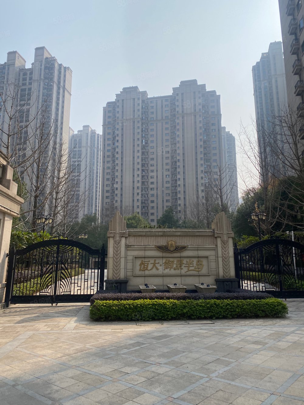 恒大御景半岛西三彩大平层4房2厅2卫2阳台精装修