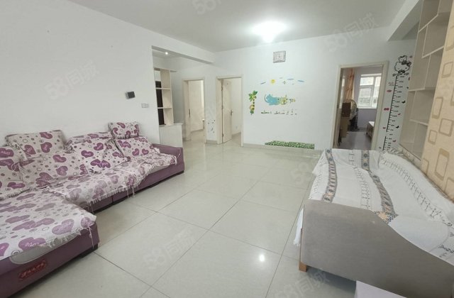 光岳花园 近医院 精装修 带车位 储藏室 三室向阳  傍边