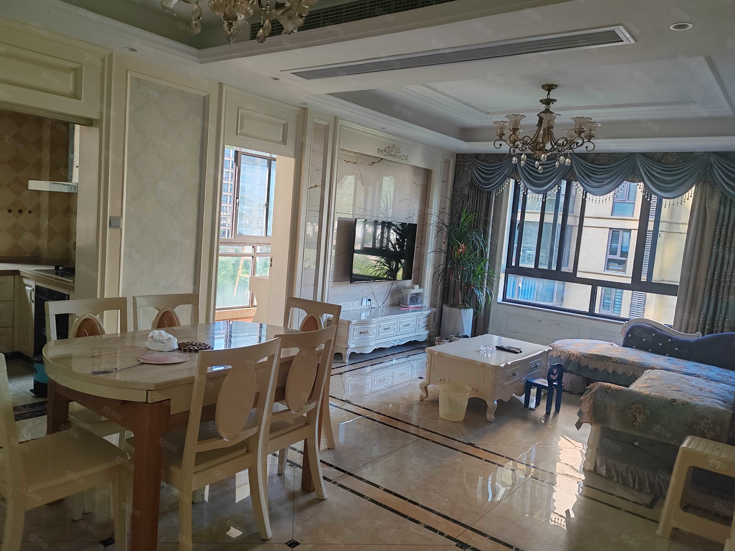 东方广场(开化)4室2厅2卫131㎡南175万