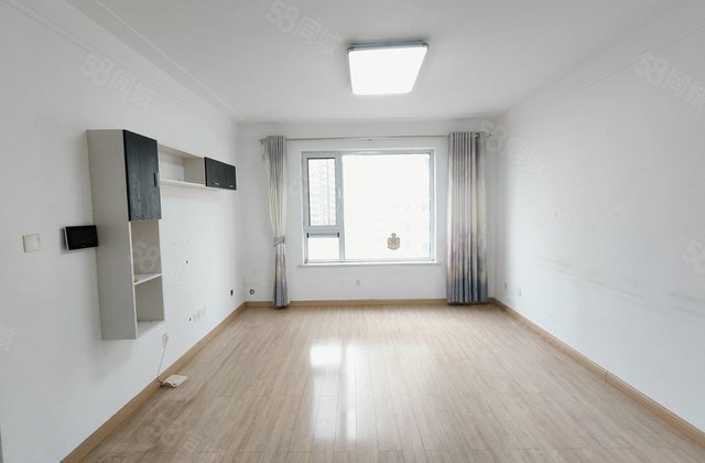 徒骇河 东苑中学！昌润莲城三室两卫带车位储免大税！滨河实验！