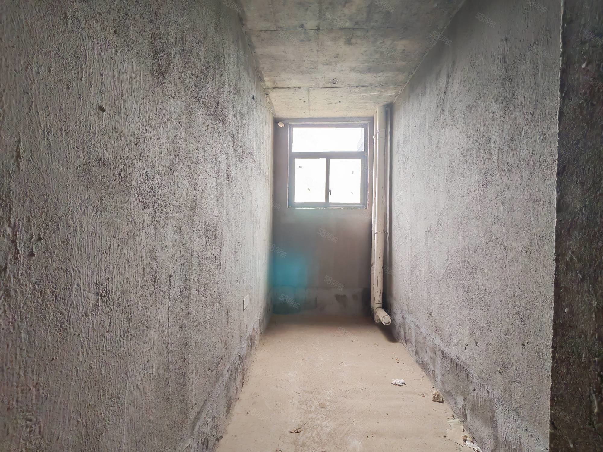 华泰花苑4室2厅2卫161㎡南北82.8万