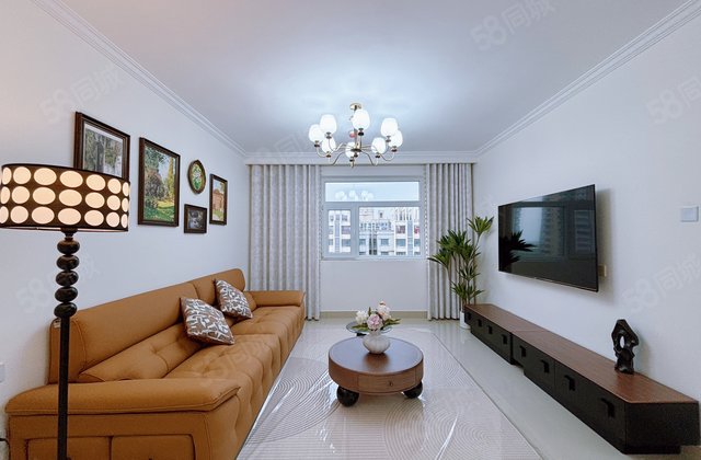 万达阿卡电大近乾祥居三室两厅114平 50多万送精装全新