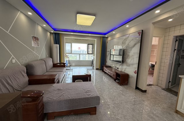 阿卡六期 元宝户型 精装婚房  带储带家具家电 随时看房