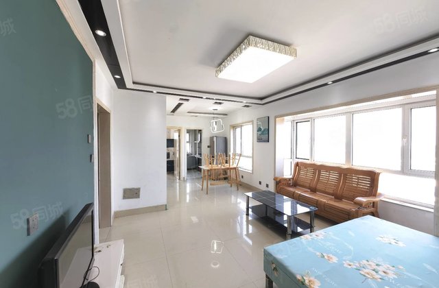 一口价东边户客厅带大窗 亿丰广场阿尔卡地亚二期 好楼层着急卖