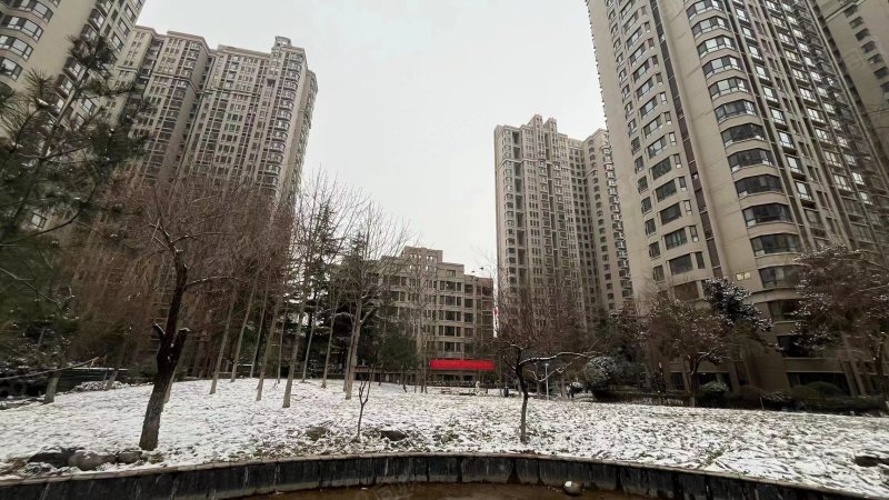 出行方便 南北通透 装修好 购物方便 医疗配套成熟,荣城小区-西安58