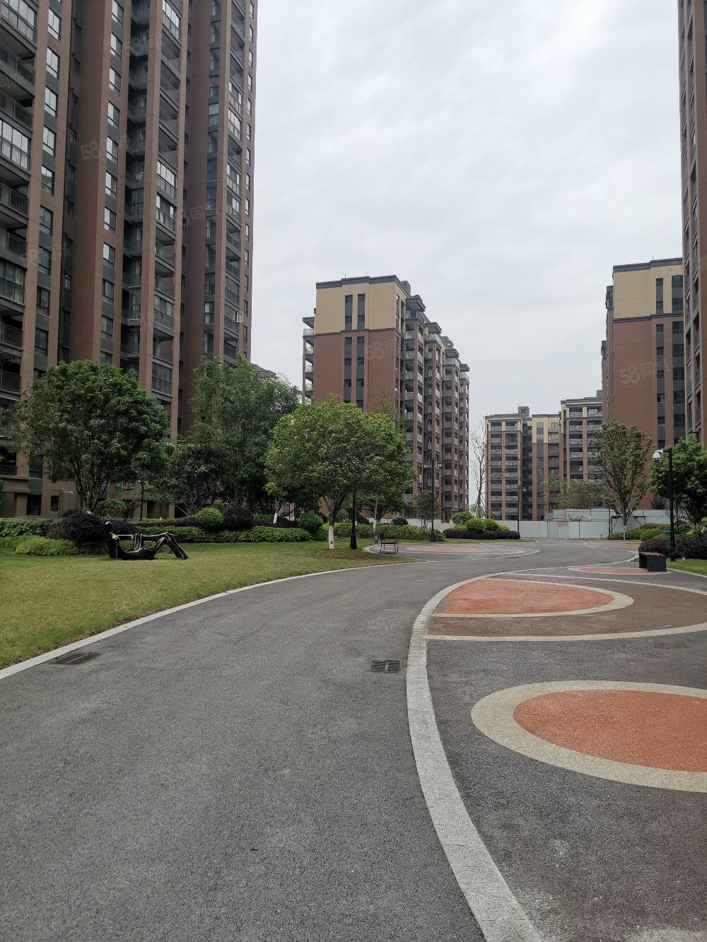 【10图】吾悦广场旁 临桂中心地段 汇荣朝南大三房 仅售55w,汇荣桂林