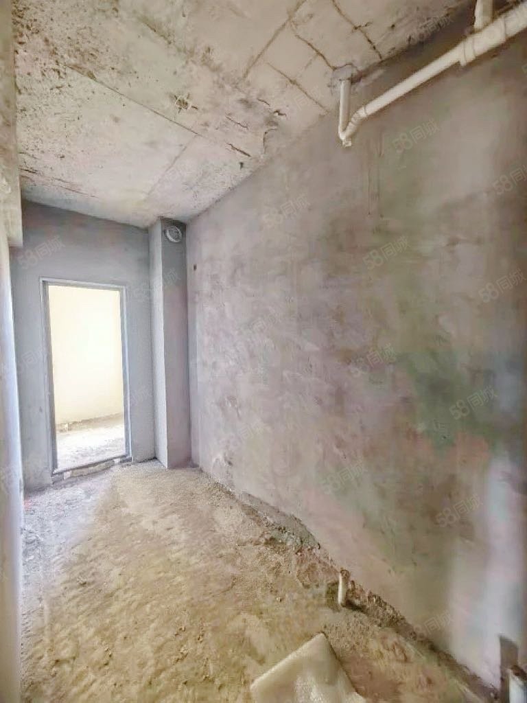 御泉名都2室2厅1卫73.62㎡南45万