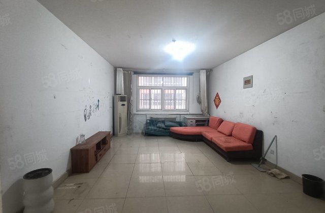 东昌总校 孝心一楼带车库 三室朝阳双卫户型