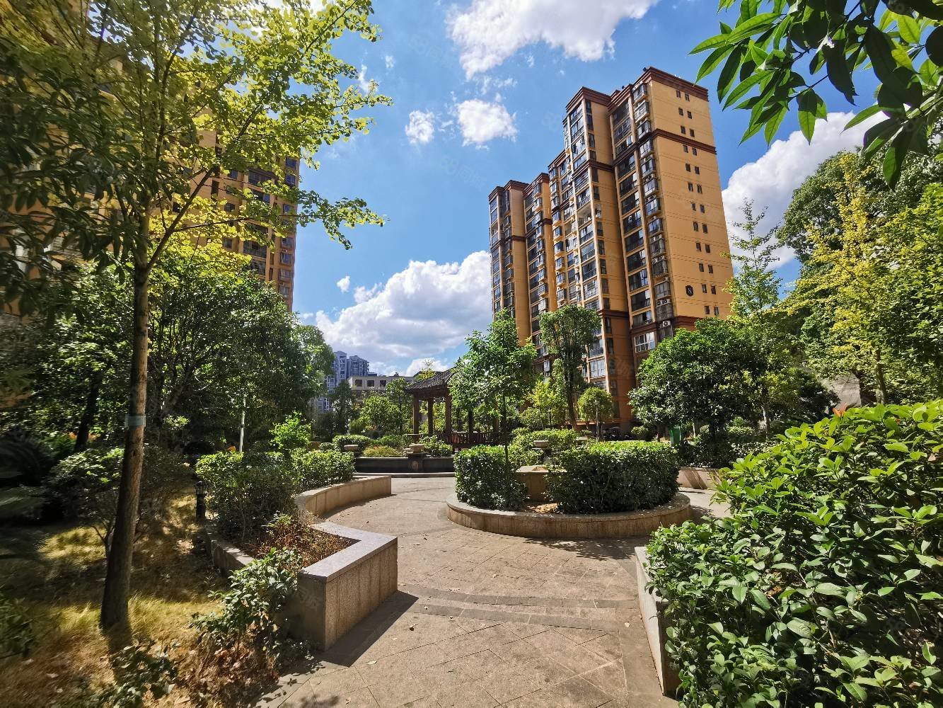 电梯稀有4房毛坯 便宜卖 小区环境巴适,名城世家2期-铜仁58同城