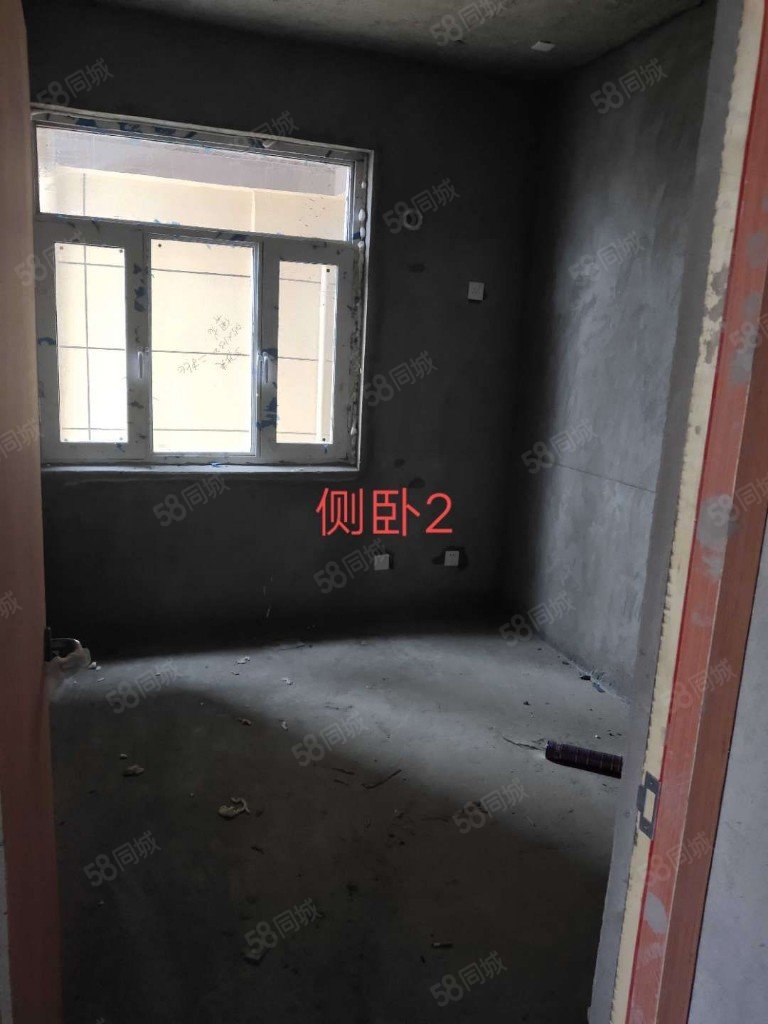 紫金御景3室1厅1卫99㎡北33万