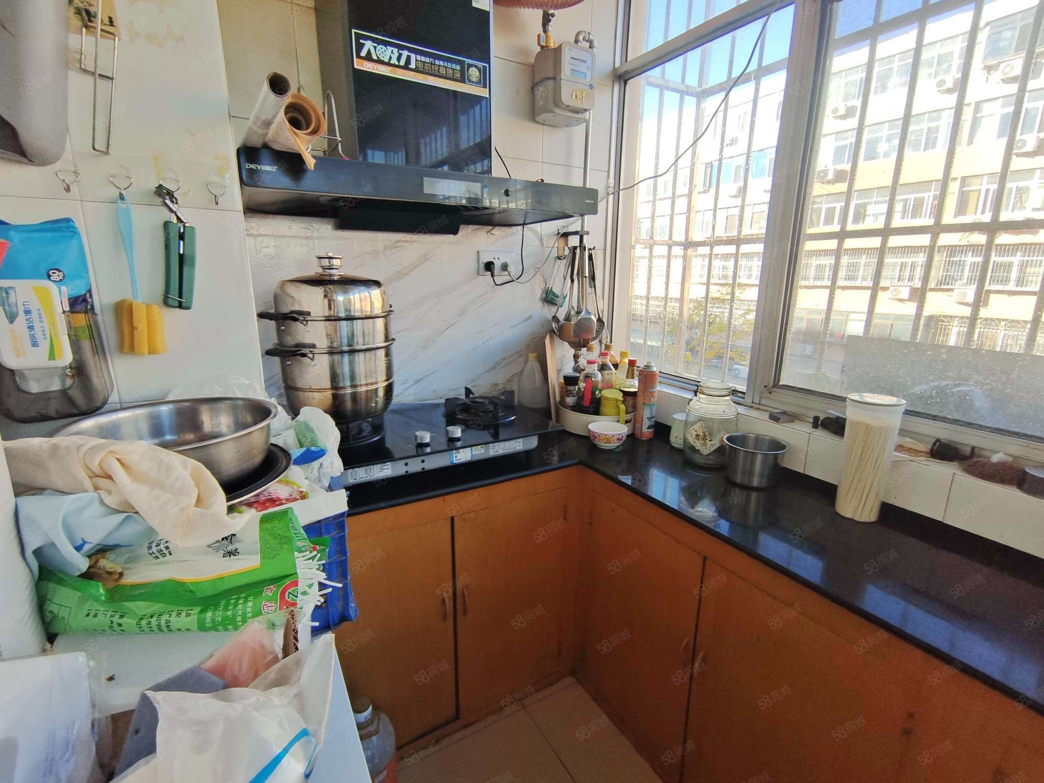 新平北路34號院3室2廳1衛(wèi)108.76㎡南北165萬